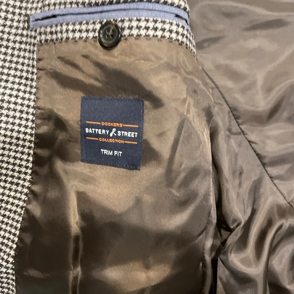 DOCKERS Battery Street Men's Suit Jacket Trim Fit 40R Brown  Wool Blend NWT